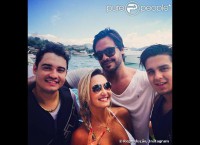 /album/luanetes-na-sinceridade/a119203-cantor-luan-santana-e-amigos-juntos-em-620x0-1-jpg/